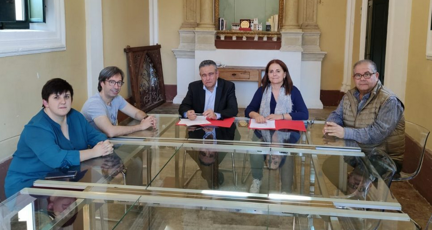 Firma del convenio entre Torre Juana OTS y el Colegio de Politología y Sociología